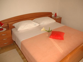 Apartment Vukorep - Two Bedroom Apartment with Terrace and Field View